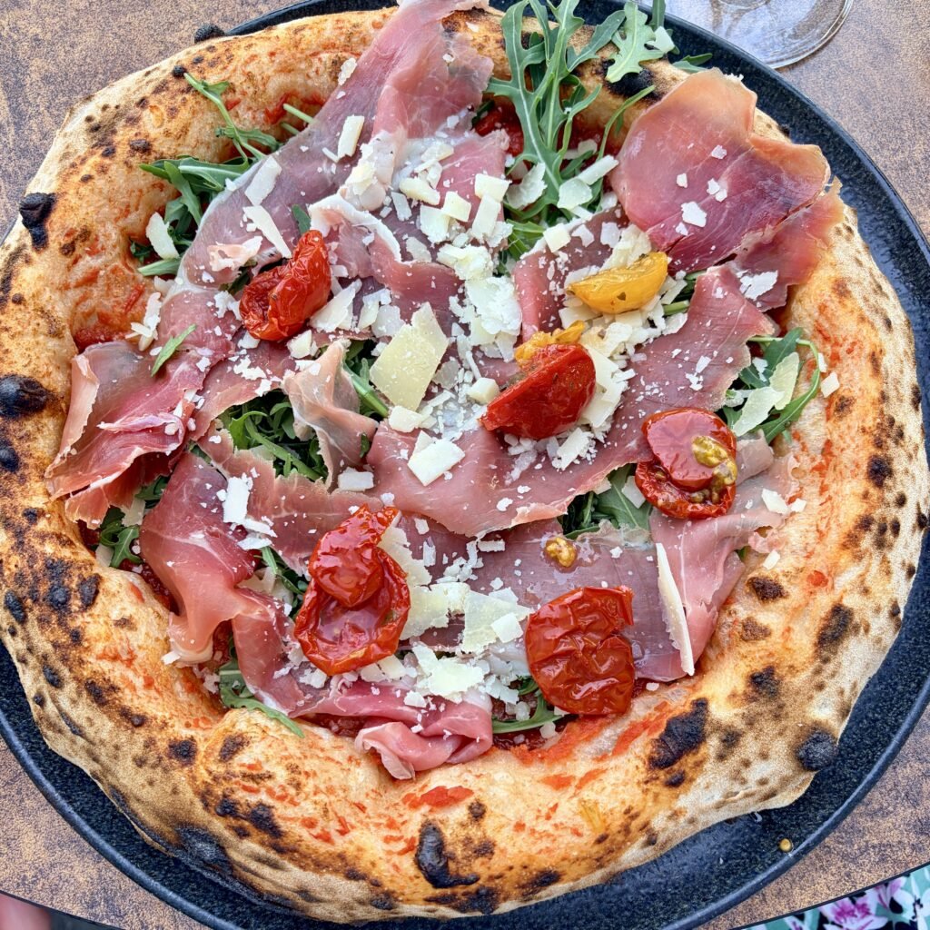 Pizza Napo Uno with Prosciutto di San Daniele fresh Neapolitan pizza at Napo Uno Zug