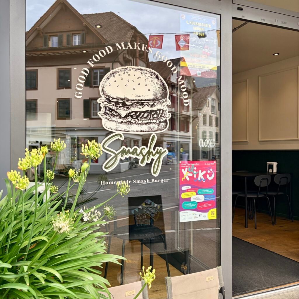 Store front entrance to Smashy family friendly dinning in Küssnacht am Rigi in Switzerland